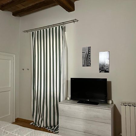 Maison Vert Appartamento In Centro Storico A Модена Экстерьер фото